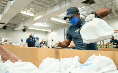 Thunderbirds Lend a Hand at Local Food Banks