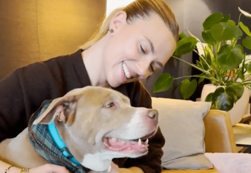 Scarlett Johansson Goes On Blind Date With A 12-Year-Old Pittie